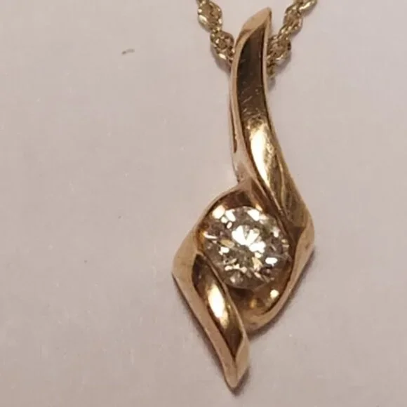 Sirena Collection 1/8 Carat Diamond  Pedant with 14kt Solid Gold  Necklace 18" - Picture 4 of 9